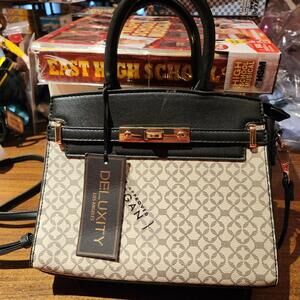 Deluxity Los Angeles Vegan Leather Bag. New With Tags.